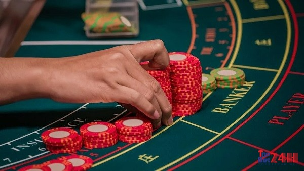 Baccarat là một trò chơi nổi tiếng với tính đơn giản