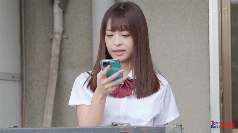 Cô nữ sinh Moko đã một mình lên Tokyo để học tập