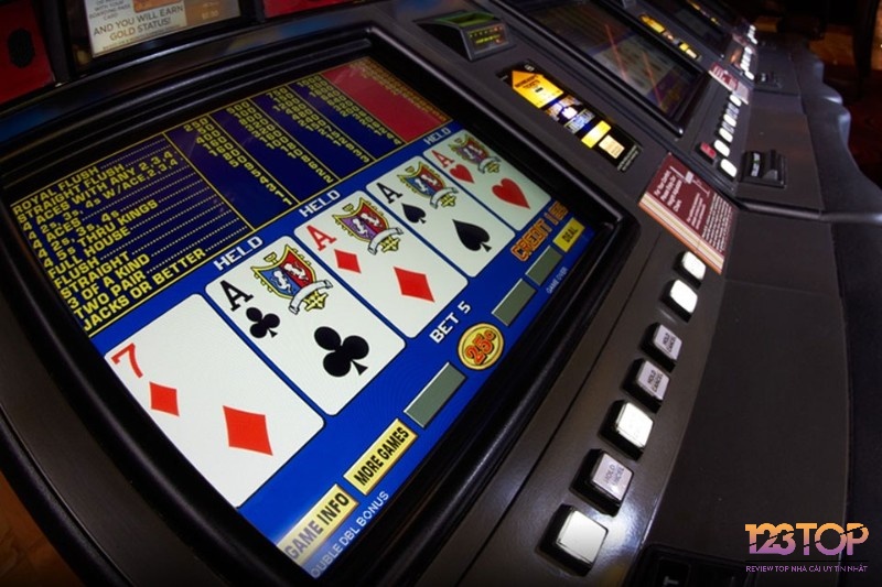 Video Poker quy định chọn lá bài đúng với điều kiện được đưa ra