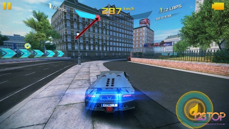 Drift giúp giữ tốc độ và tích nitro khi vào cua