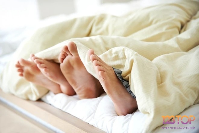 Mơ làm chuyện ấy với người cũ là cách não bộ xử lý những ký ức và cảm xúc chưa được giải quyết