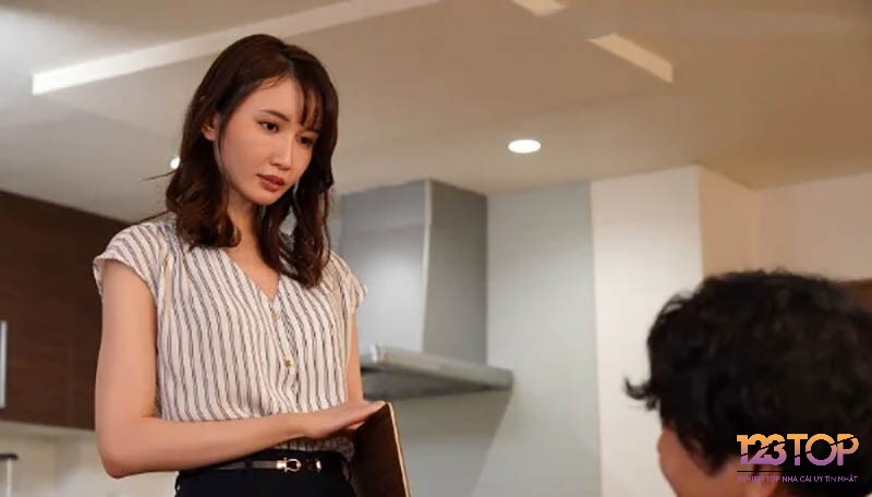 Sora đã quan hệ với bố dượng để có tiền tiêu xài