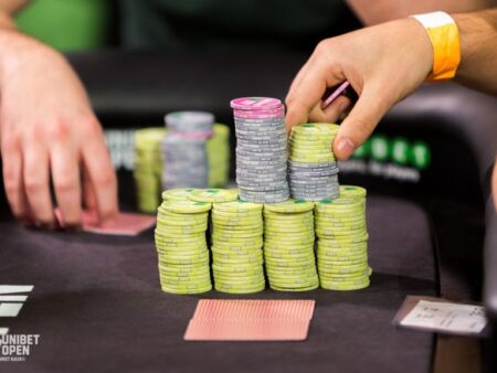 Steal poker là gì? Hướng dẫn đầy đủ và chiến thuật hiệu quả