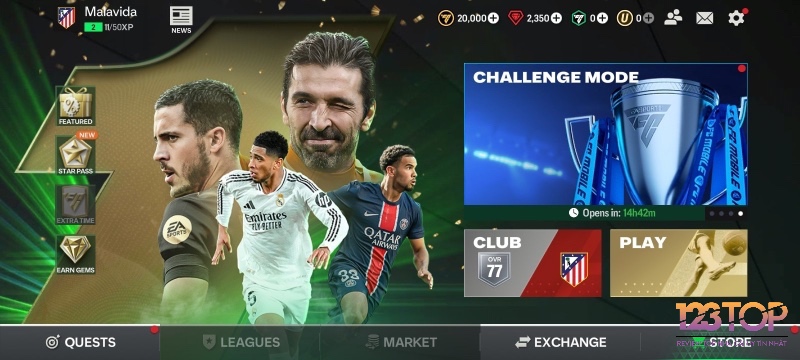 Màn hình thi đấu của EA Sports FC Mobile với đội hình chính quy từ các CLB lớn như Real Madrid và Man City.