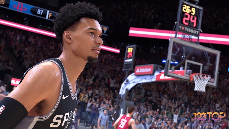 NBA 2K25 tái hiện chân thực giải đấu NBA với công nghệ ProPLAY và chế độ MyCAREER hấp dẫn.