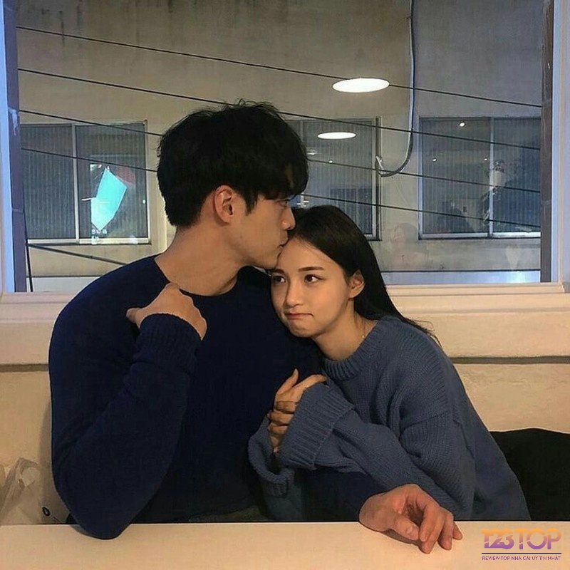 Mơ thấy lấy chồng và sống hạnh phúc cho thấy cuộc sống thực tại hoặc tương lai sẽ có nhiều may mắn