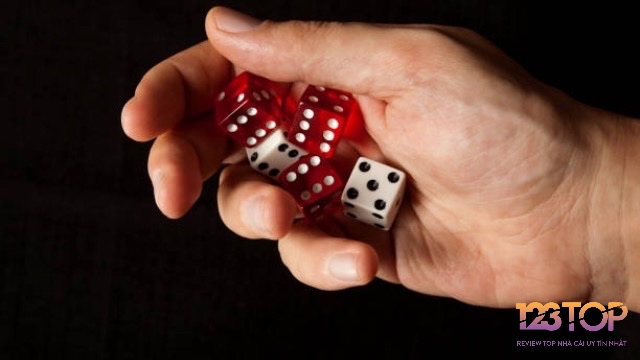 Người chơi ghi chép dữ liệu ván chơi tài xỉu để phát hiện quy luật và tối ưu chiến thuật cược