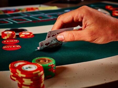Cách thắng trong game bài poker: 7 chiến thuật từ chuyên gia