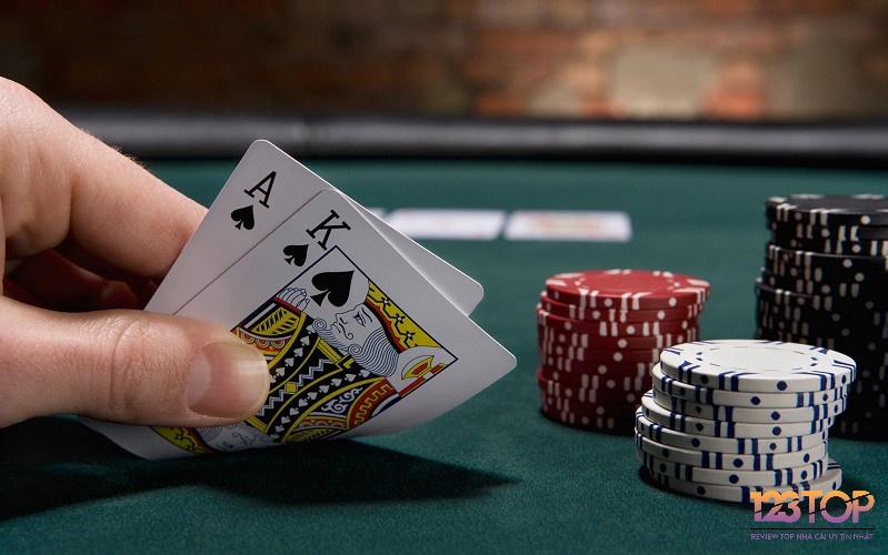 Với cách thắng trong game bài poker cần phải nắm vững xác suất và quy định thứ tự các lá bài