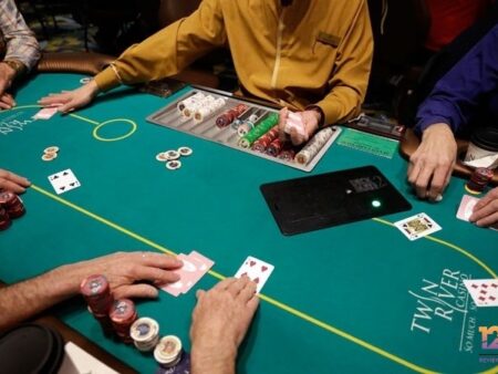 Cược texas holdem 2025: Chiến lược chơi hiệu quả