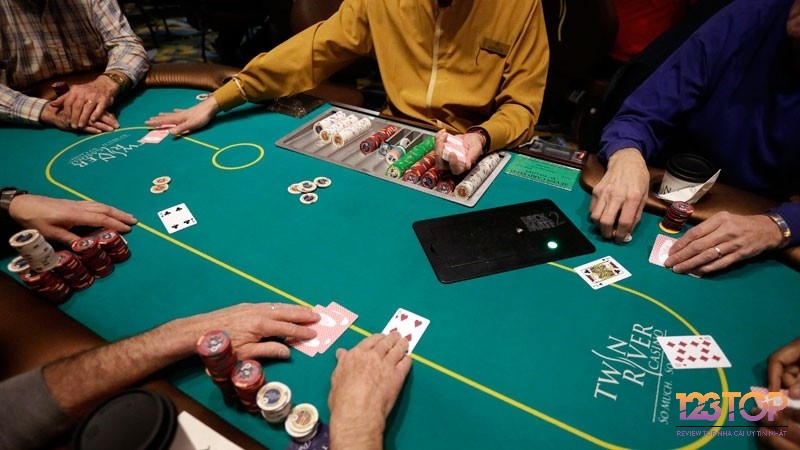 Chơi cược Texas Holdem 2025 đối mặt với xử phạt, truy cứu hình sự và hệ lụy xã hội.