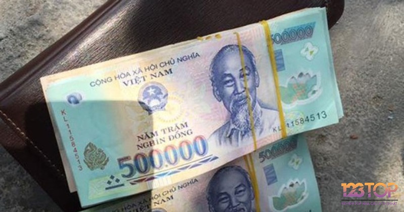 Mơ thấy nhặt được một lượng tiền lớn là điềm báo về sự may mắn và thịnh vượng đến với bạn