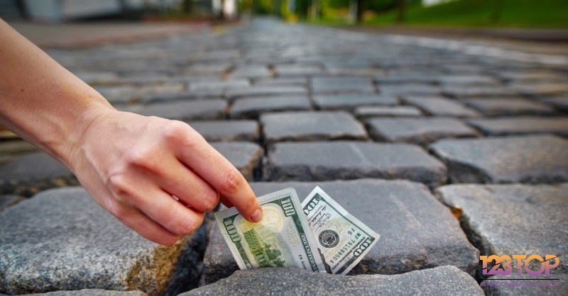 Giải mã giấc mơ thấy nhặt được tiền chi tiết cùng điềm báo và các con số liên quan