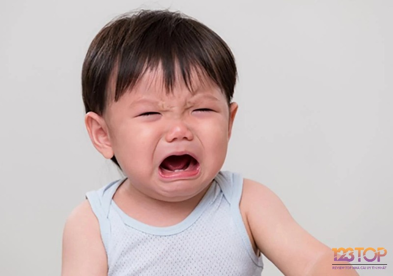 Giấc mơ thấy con cái khóc thể hiện cho tâm trạng bất an và lo lắng trong bạn