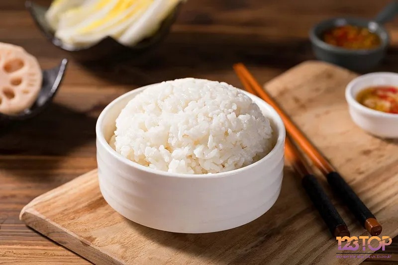 Giấc mơ thấy ăn cơm đánh con gì giúp bạn tìm ra nhiều con số may mắn khác nhau